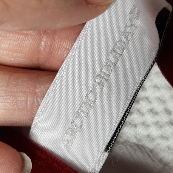 Arctic Holiday Tree Skirt with Gold Snowflake Embroidery - Picture 6 of 9